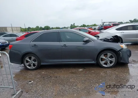2012 Toyota Camry Se V6 z USA, uszkodzony, nr VIN 4T1BK1FK3CU014291